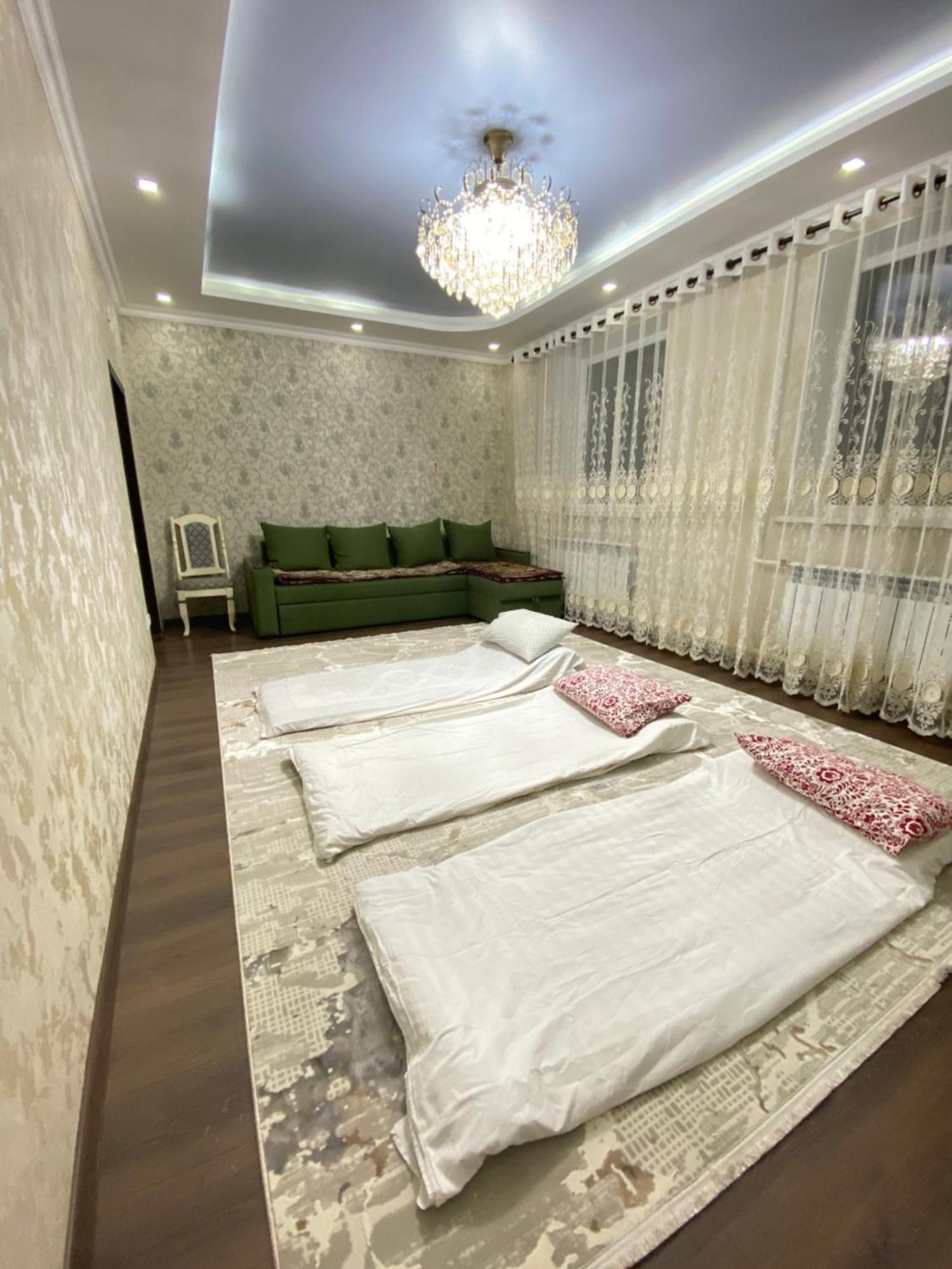 Guest House Glover Karakol Exteriér fotografie